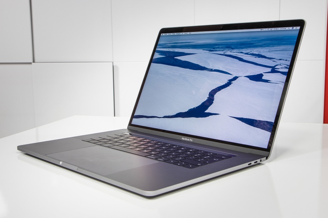 Apple MacBook Pro 15,4 2016