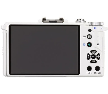 Pentax Q + 8.5mm f/1.9 Wit