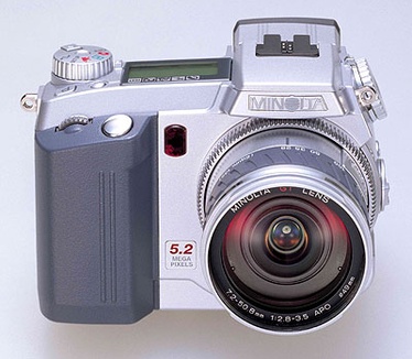 Minolta Dimage 7 (voorkant)