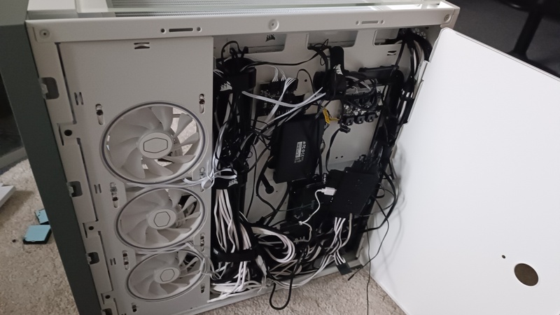 Afbeeldingslocatie: https://tweakers.net/i/rWLjmiF8pu12-bkHtn8Rx9HyYBs=/800x/filters:strip_icc():strip_exif()/f/image/MiR5Xi9S1y1GJsseecCP1cAU.jpg?f=fotoalbum_large