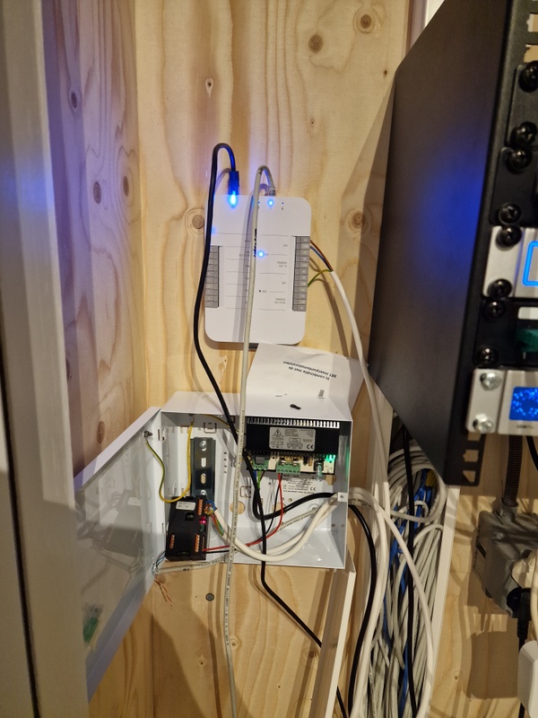 Afbeeldingslocatie: https://tweakers.net/i/rbv4Jb7SbJ9wRooLwHdy5APe8H8=/x800/filters:strip_icc():strip_exif()/f/image/BFJTtfvq7f5mJwEKygktFxF1.jpg?f=fotoalbum_large