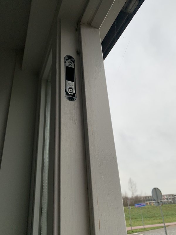 Afbeeldingslocatie: https://tweakers.net/i/rcFG7WBeUaetWldyxKrUXudfTDA=/x800/filters:strip_icc():strip_exif()/f/image/2crj8HsvFfHysO3I7WHDi9ve.jpg?f=fotoalbum_large