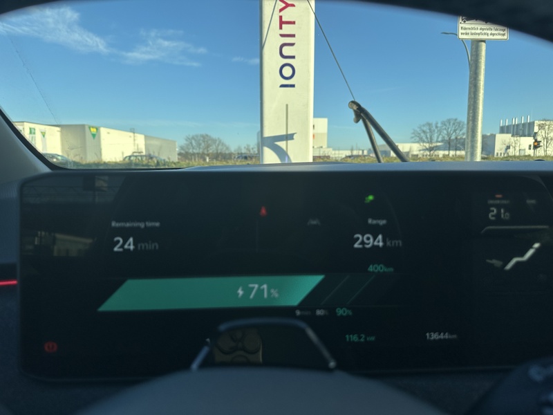 Afbeeldingslocatie: https://tweakers.net/i/rffJFwAVil05KIqi43AjpdgZRgE=/800x/filters:strip_icc():strip_exif()/f/image/yiJw7Pcq5Q6x2zBsWmJYMjQn.jpg?f=fotoalbum_large