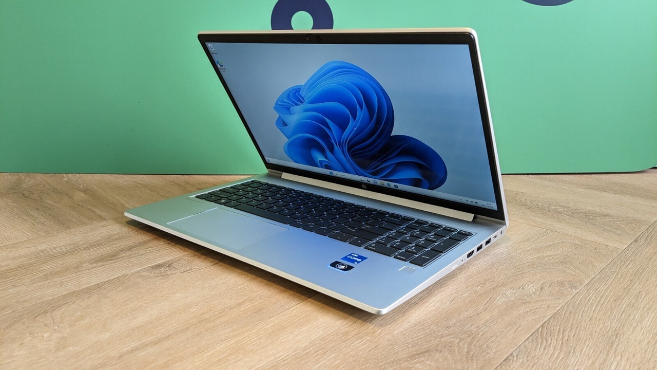 HP ProBook 450 G10 - Core i5-1335U / 16GB DDR4 / 512GB NVMe SSD