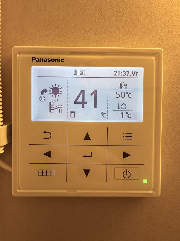 Afbeeldingslocatie: https://tweakers.net/i/ro0OoQRW2pEvCl2kGoKP17j_OLc=/fit-in/4920x3264/filters:max_bytes(3145728):no_upscale():strip_icc():strip_exif()/f/image/RVmuODSmV2uVk400ttXJVdp5.jpg?f=user_large