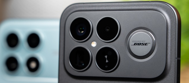 Bose-subwoofertje van de F8 Ultra