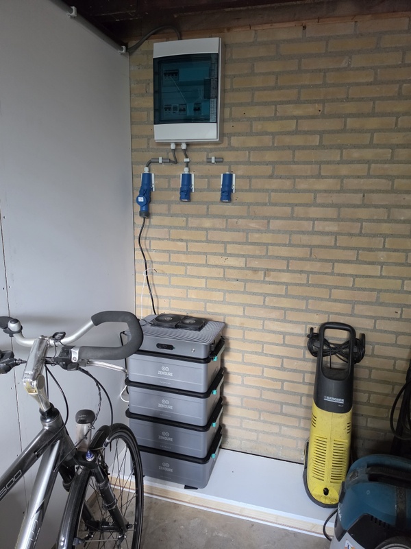 Afbeeldingslocatie: https://tweakers.net/i/rucemWMe2pgkcYc4-Ru8auUR1_g=/x800/filters:strip_icc():strip_exif()/f/image/MKKjD0qQu8HvQZjjYxoIqebq.jpg?f=fotoalbum_large