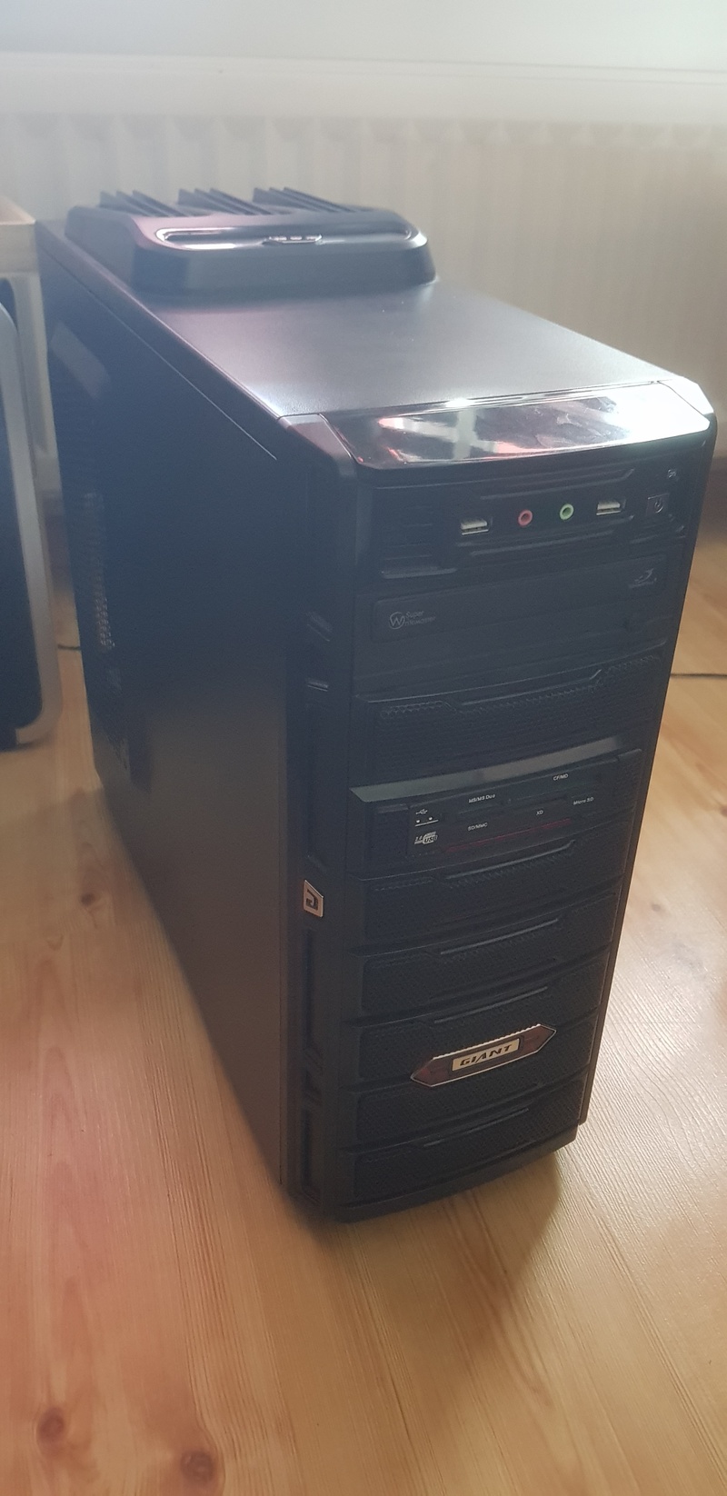 Afbeeldingslocatie: https://tweakers.net/i/rvQReG5BJX6IBgdNxqmi3TKrO00=/800x/filters:strip_icc():strip_exif()/f/image/7xRwwI16GW5LmfEp2xcT4fR3.jpg?f=fotoalbum_large