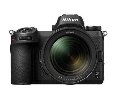 Nikon Z 7 + 24-70mm f/4 S + FTZ adapter Zwart