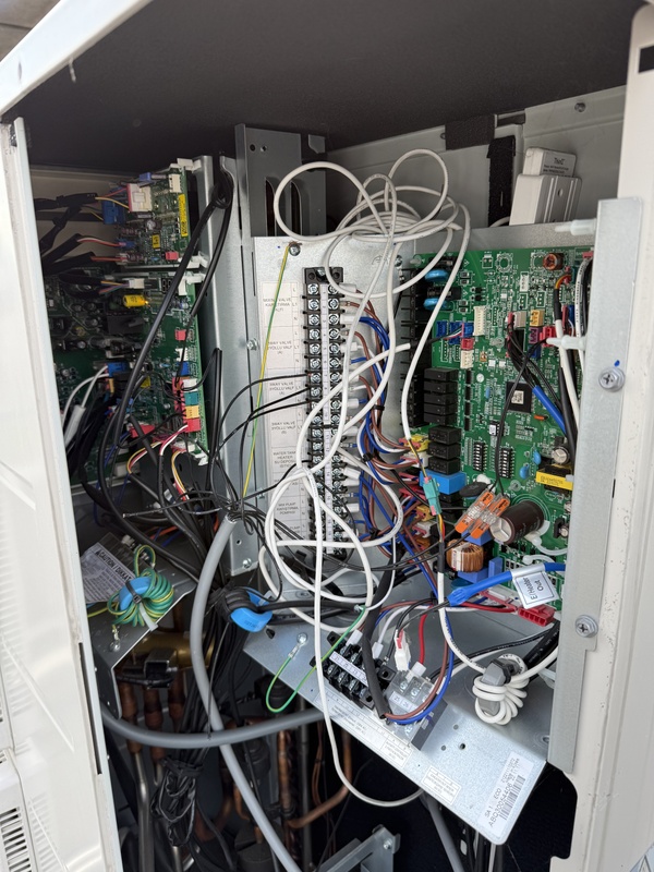 Afbeeldingslocatie: https://tweakers.net/i/s2TwoaGAiq2iQbWkSR5nCJrT_68=/x800/filters:strip_icc():strip_exif()/f/image/IP9e3qG0blO1rDMP3WbHLT0D.jpg?f=fotoalbum_large