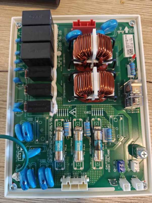 Afbeeldingslocatie: https://tweakers.net/i/s52zM384eVpx81pXW1sRzag992U=/x800/filters:strip_icc():strip_exif()/f/image/WMP3RGSJHTEB0nJuWF8mSH8q.jpg?f=fotoalbum_large