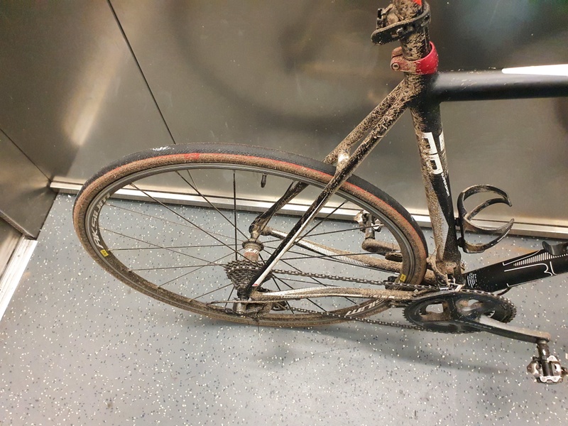 Afbeeldingslocatie: https://tweakers.net/i/s5ixv0FpuPBycyEDlarkyiFiW4s=/800x/filters:strip_icc():strip_exif()/f/image/gPtBk2MPsovMnD6Au95Suyrr.jpg?f=fotoalbum_large