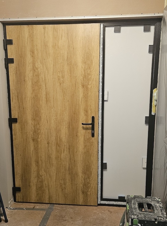 Afbeeldingslocatie: https://tweakers.net/i/s73p0QJSxV3ayR4s3uOXynu7K4Q=/fit-in/4920x3264/filters:max_bytes(3145728):no_upscale():strip_icc():strip_exif()/f/image/Myrgn0Zxf2lF9mWq2wOILhqG.jpg?f=user_large
