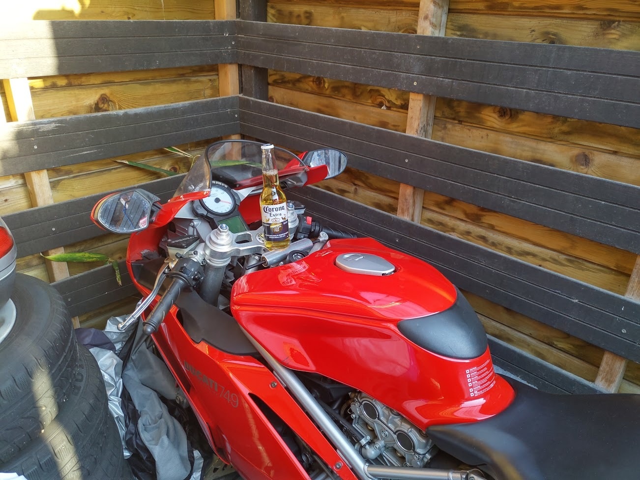 Afbeeldingslocatie: https://tweakers.net/i/sG3ri7xTloVGFC725Nm4ZLxjnYA=/full-fit-in/4920x3264/filters:max_bytes(3145728):no_upscale():strip_icc():fill(white):strip_exif()/f/image/9MXfh7i0ePKfuqOQFhrTsqa1.jpg?f=user_large