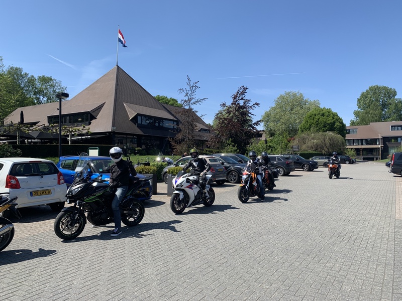 Afbeeldingslocatie: https://tweakers.net/i/sH0WD6PmeEb4DcZhDmqVoQzrqbo=/800x/filters:strip_icc():strip_exif()/f/image/pViMH6fJehjPz3rPY5EQSJnu.jpg?f=fotoalbum_large