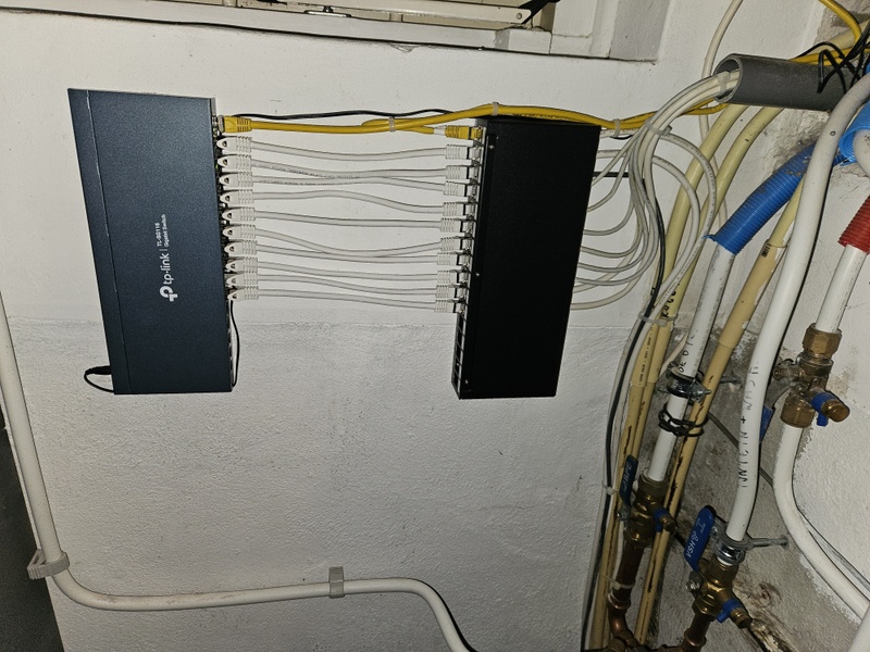 Afbeeldingslocatie: https://tweakers.net/i/sMn2E_VNdxW83_0MAQosKCPB_Ug=/800x/filters:strip_icc():strip_exif()/f/image/46i5IU0KJFBGWJErGuEnrP4c.jpg?f=fotoalbum_large