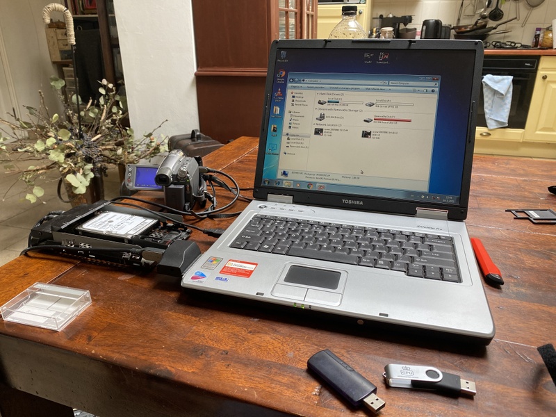 Afbeeldingslocatie: https://tweakers.net/i/sPGdFa5lUq9YNZ_UjrrcWuyez74=/800x/filters:strip_icc():strip_exif()/f/image/opFSI60qKPsd833pYgyf73ul.jpg?f=fotoalbum_large