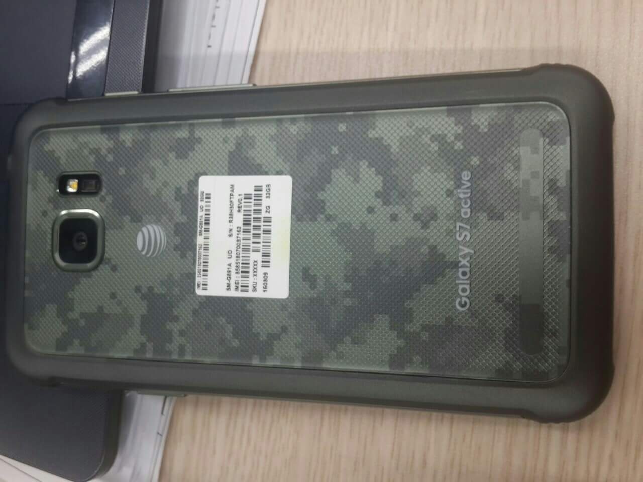 Samsung Galaxy S7 Active lek