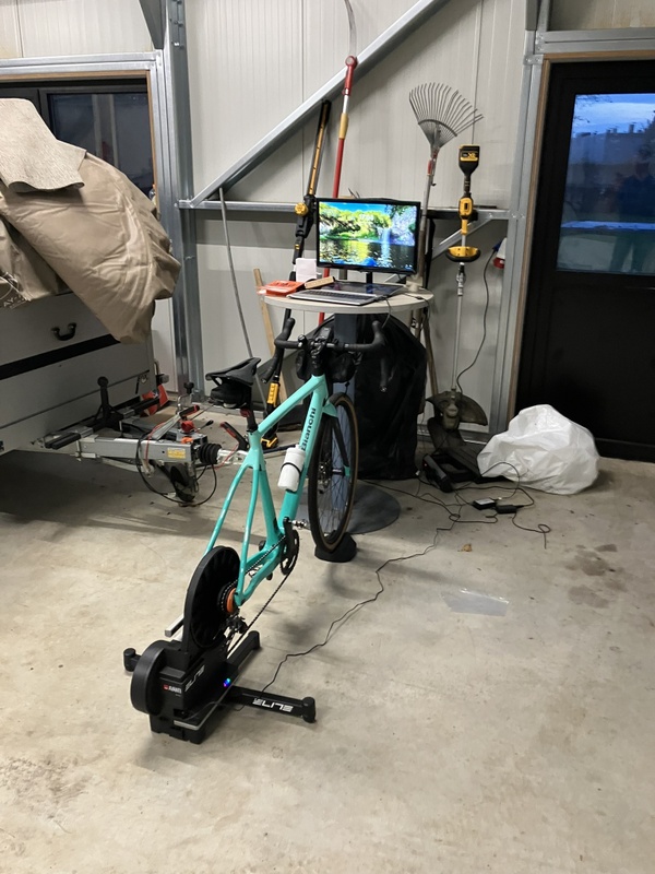 Afbeeldingslocatie: https://tweakers.net/i/sp5lGSVjQjUWpqPjCaXAnoV_6e4=/x800/filters:strip_icc():strip_exif()/f/image/DyFH5aPYZVAZyvfJR7O2Ej4T.jpg?f=fotoalbum_large