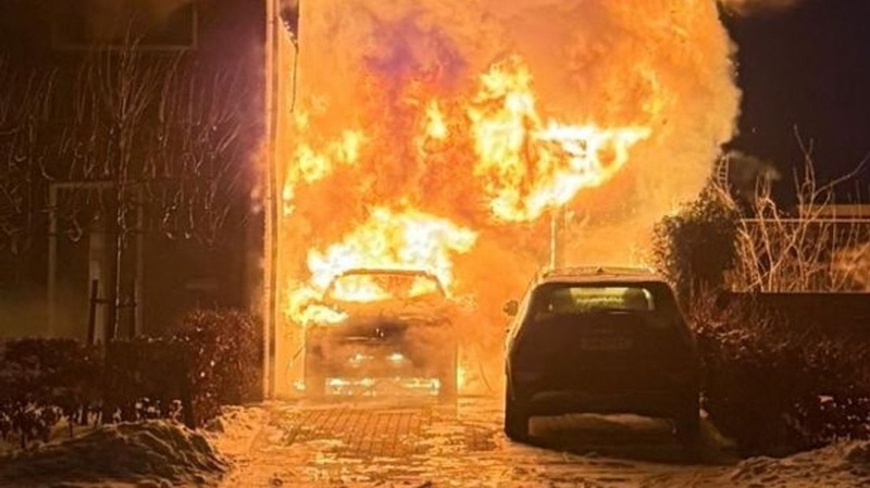 Afbeeldingslocatie: https://tweakers.net/i/ss85cfbLAGAKwLgi8Ke0CcxsaWc=/800x/filters:strip_icc():strip_exif()/f/image/Of1TwlpYQepMvmQ3H8xKEBIK.jpg?f=fotoalbum_large