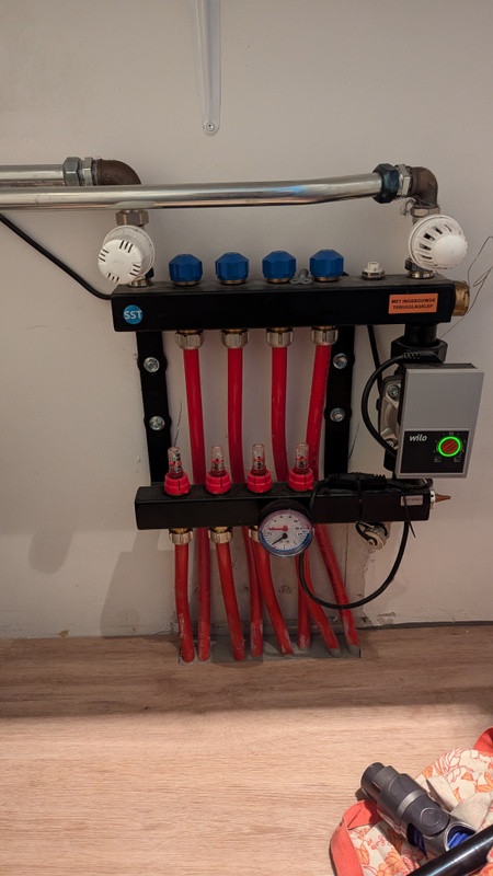 Afbeeldingslocatie: https://tweakers.net/i/t5vkgKq8Jf89rStrYgT9bq6lfj4=/x800/filters:strip_icc():strip_exif()/f/image/YAiLmuOcJyrHI1rB9FpY1K9W.jpg?f=fotoalbum_large