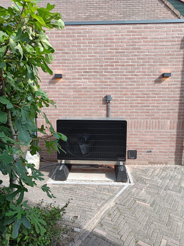 Afbeeldingslocatie: https://tweakers.net/i/t8cDctUxLHVfRNrllz0uy5vB22g=/x800/filters:strip_icc():strip_exif()/f/image/5cSe2qNx8FdBLei5bEJUexsh.jpg?f=fotoalbum_large