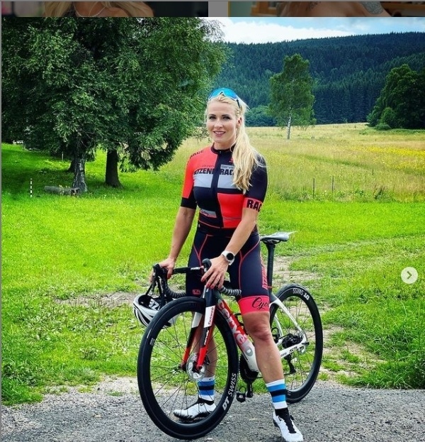 Afbeeldingslocatie: https://tweakers.net/i/tAJXEpfiKq2UI9Hu2TFQojd-BbM=/full-fit-in/4920x3264/filters:max_bytes(3145728):no_upscale():strip_icc():fill(white):strip_exif()/f/image/6WEtk6I5EtZfN27S1kQRnsZB.jpg?f=user_large