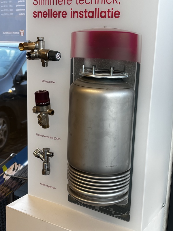 Afbeeldingslocatie: https://tweakers.net/i/tAcx2ebreHBexz1cJssZ8v1_WEo=/x800/filters:strip_icc():strip_exif()/f/image/LFK2nkkHowNNtEzHaJsir5Vf.jpg?f=fotoalbum_large