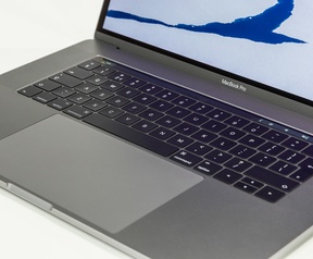 Apple MacBook Pro 15,4 2016