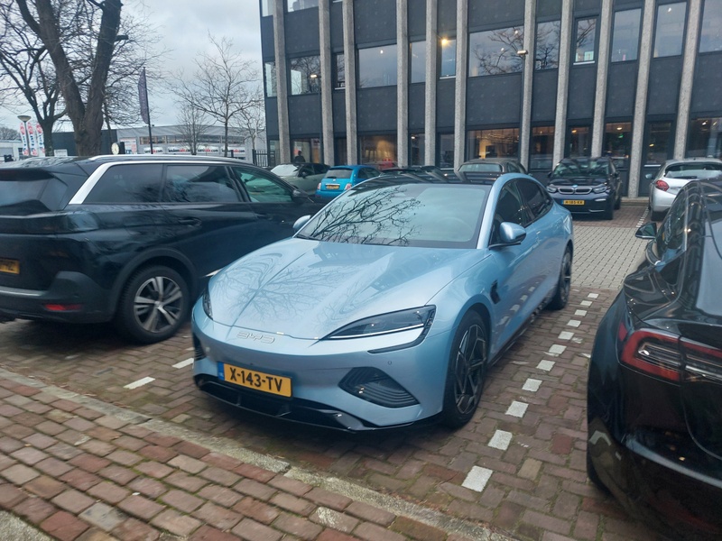 Afbeeldingslocatie: https://tweakers.net/i/tFeH2p-eGOXbqmv1ceh8qbbk7hU=/800x/filters:strip_icc():strip_exif()/f/image/TmjEicmVVwNIICUbADSglU0f.jpg?f=fotoalbum_large