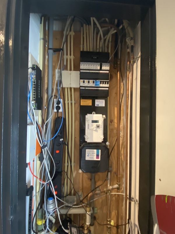 Afbeeldingslocatie: https://tweakers.net/i/tGq-2g6oUCVfHgvB8DC8Al_XxsA=/x800/filters:strip_icc():strip_exif()/f/image/4EkJGy13T2wHgoWImhDhrg5p.jpg?f=fotoalbum_large