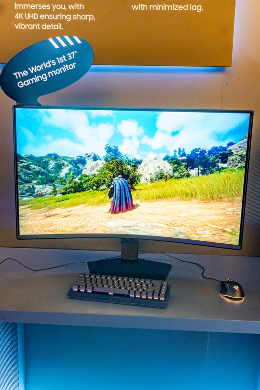 Samsung toont '5k2k'-gamingmonitor - Tweakers
