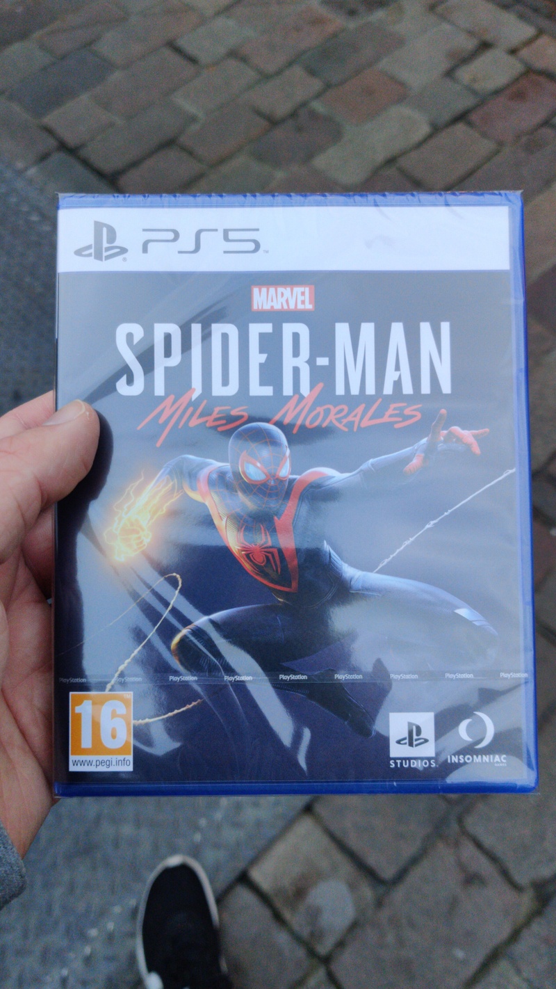 Afbeeldingslocatie: https://tweakers.net/i/tMmKr6S_pyceVj1_mEOA5-YjN9o=/800x/filters:strip_icc():strip_exif()/f/image/72RnVYE3u2RMl0VhkgBxf2kG.jpg?f=fotoalbum_large