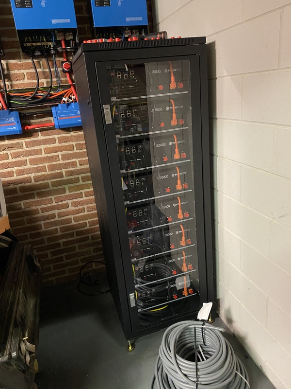 Afbeeldingslocatie: https://tweakers.net/i/tOO4DBuJjfYBH6V933EbxgqcE_U=/x800/filters:strip_icc():strip_exif()/f/image/Y2k8I16mNd0qwt90PffyNOjO.jpg?f=fotoalbum_large