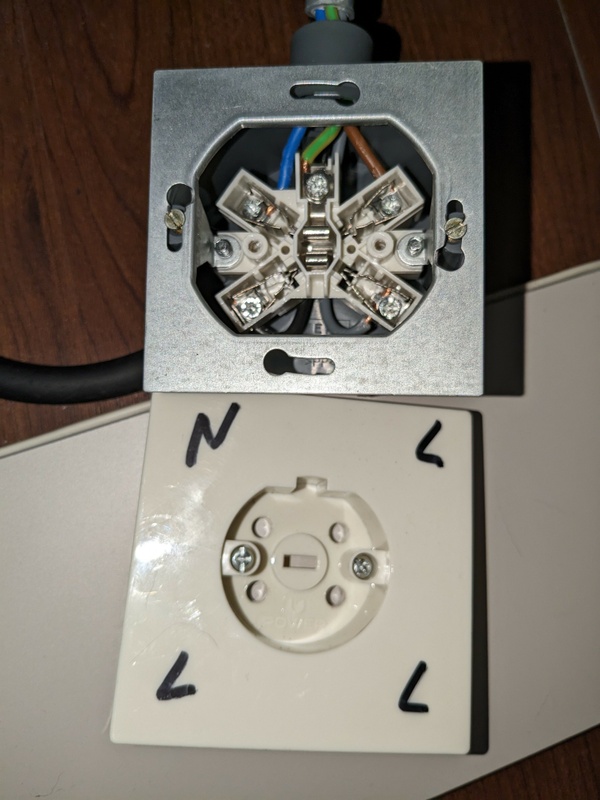 Afbeeldingslocatie: https://tweakers.net/i/tSNXWM0iVsR2A1cHcSXAE2uahyU=/x800/filters:strip_icc():strip_exif()/f/image/gjVcGfyTWMaSgMKsllAXujo7.jpg?f=fotoalbum_large