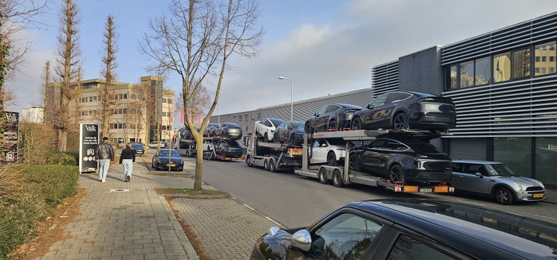 Afbeeldingslocatie: https://tweakers.net/i/th-DoFnZ6974e6cxctsXaDON8aw=/800x/filters:strip_icc():strip_exif()/f/image/UfWzwlqHFXyz6f5MKRPJAuhu.jpg?f=fotoalbum_large