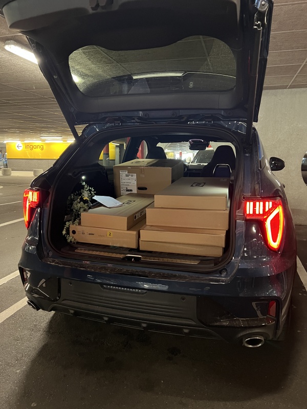 Afbeeldingslocatie: https://tweakers.net/i/tqGXQ00xfQpiVOJ3zapgsSTUCXE=/x800/filters:strip_icc():strip_exif()/f/image/sDLNJC1EUsJ0dKAXW4xMkCRi.jpg?f=fotoalbum_large