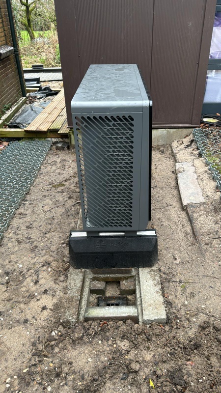 Afbeeldingslocatie: https://tweakers.net/i/trwA_v0HhloFROqRvPvtwU2YOPk=/x800/filters:strip_icc():strip_exif()/f/image/D2AuMRpoGBQl3glDhc3HLoKn.jpg?f=fotoalbum_large