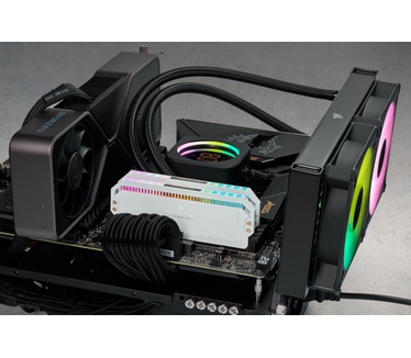 Corsair CMT32GX5M2B5600C36W