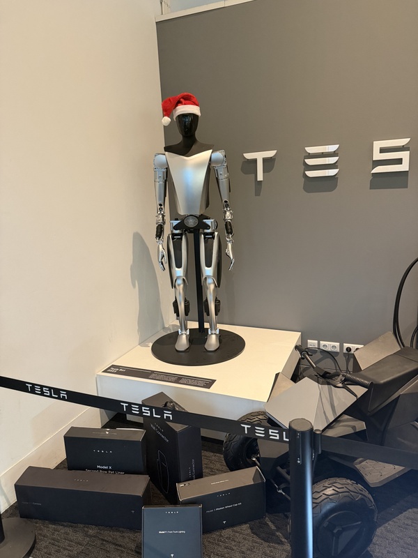 Afbeeldingslocatie: https://tweakers.net/i/tyE9b7acXoyXAqT5ShXEh4USlbI=/x800/filters:strip_icc():strip_exif()/f/image/NvEK7J9HpcWbF87s9K2pgqG8.jpg?f=fotoalbum_large