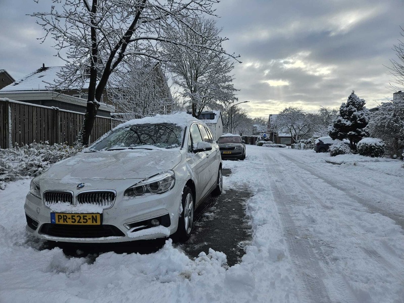 Afbeeldingslocatie: https://tweakers.net/i/u1iRT1VOInHkl9d5L05CQMeFTWU=/800x/filters:strip_icc():strip_exif()/f/image/OvUkFiGd5Tec4cquYdgnusra.jpg?f=fotoalbum_large