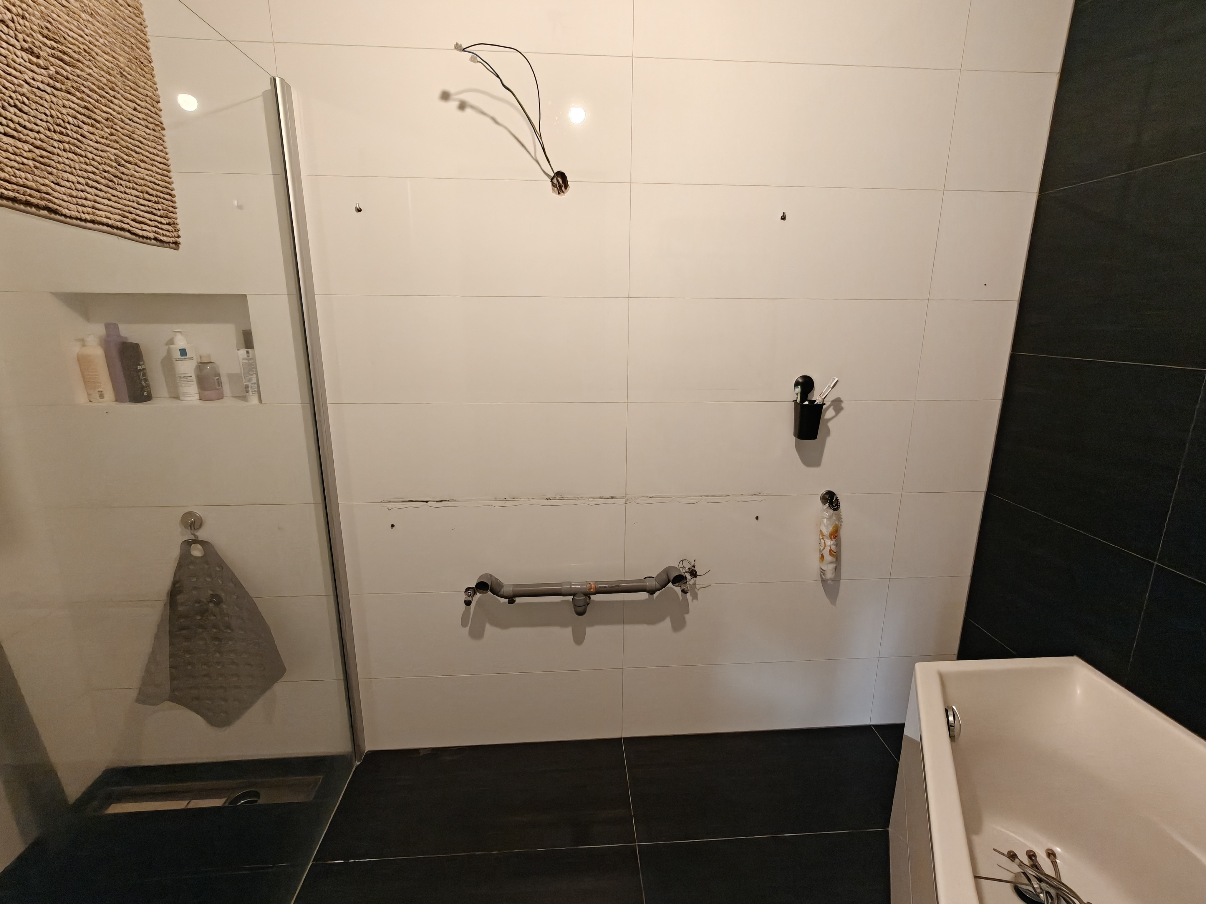 Afbeeldingslocatie: https://tweakers.net/i/u20MQrqYtK_6HWss6eOCi-CFxhI=/fit-in/4920x3264/filters:max_bytes(3145728):no_upscale():strip_icc():strip_exif()/f/image/Sz7bPybwKb0OvnF3Ga5FMXkU.jpg?f=user_large