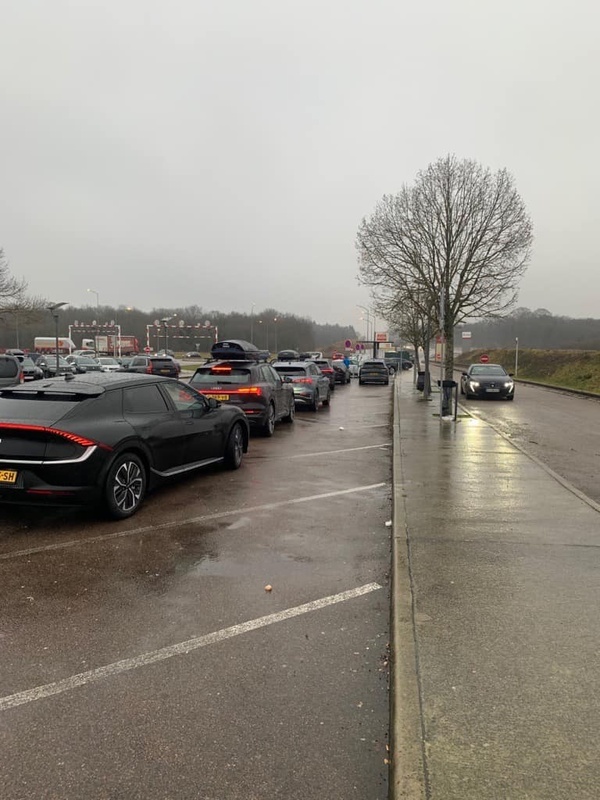 Afbeeldingslocatie: https://tweakers.net/i/u7Brxc7AXPzc7-d4OUHfTqFVp1U=/x800/filters:strip_icc():strip_exif()/f/image/v6zhAZtsLLk8S64CCKaLiRF2.jpg?f=fotoalbum_large