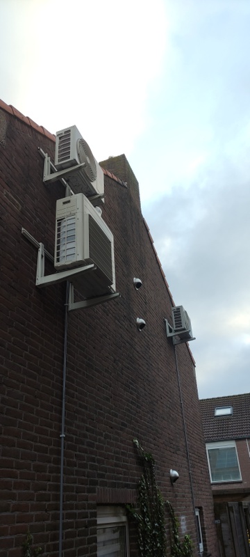 Afbeeldingslocatie: https://tweakers.net/i/uAcr3eNC0ONqzPorTngRrT33BAU=/x800/filters:strip_icc():strip_exif()/f/image/4aHLm2BymoQTfFEFz4PTVxF7.jpg?f=fotoalbum_large