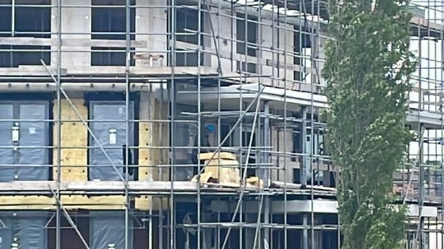 Afbeeldingslocatie: https://tweakers.net/i/uRkhYdud4nH8ebrRMQ1rOEtBQis=/full-fit-in/4920x3264/filters:max_bytes(3145728):no_upscale():strip_icc():fill(white):strip_exif()/f/image/dy7oatapvhT8RaTxzlvWHIiX.jpg?f=user_large