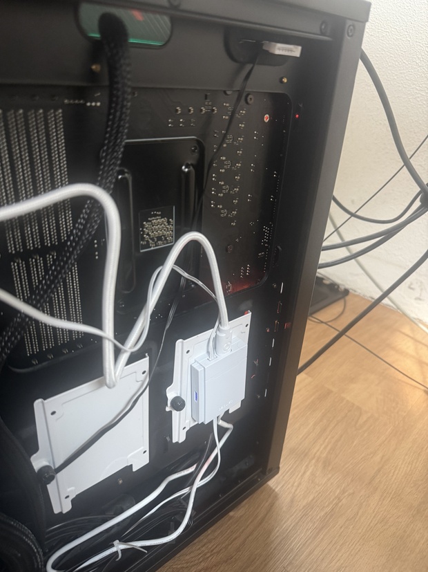 Afbeeldingslocatie: https://tweakers.net/i/uUz8sTVFlcm-LKHTio4VpnKotwQ=/620x/filters:strip_icc():strip_exif()/m/397182/1WPIDtWXEO5pkuLsNcJeqCmNWey73CSRCuwkYT0yh8E8cs9C0B.jpeg?f=620xauto