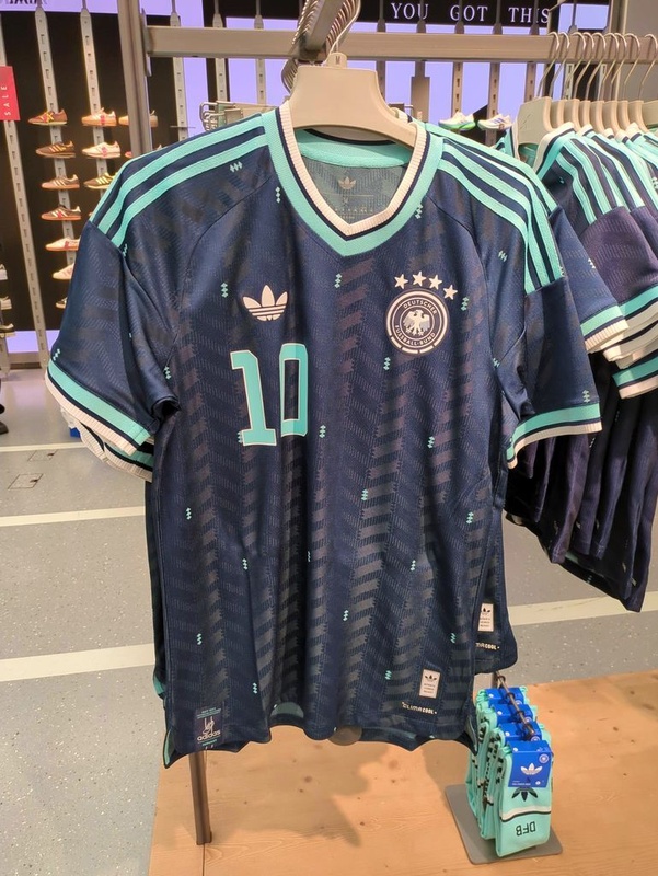 Afbeeldingslocatie: https://tweakers.net/i/uVsoV3EnKNZu6vHPGlq3t5vW_mA=/x800/filters:strip_icc():strip_exif()/f/image/3qoccWmELr4saoSfeMU3I8Jh.jpg?f=fotoalbum_large