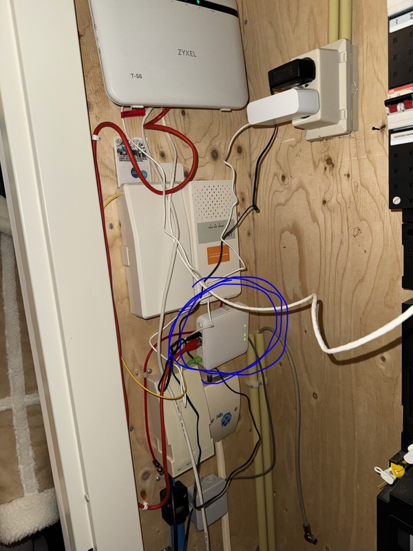 Afbeeldingslocatie: https://tweakers.net/i/uYKP8klJnE2I_f3EThIe94XLKSA=/x800/filters:strip_icc():strip_exif()/f/image/hrb0EZVqCg92yepMNkwDcKkz.jpg?f=fotoalbum_large