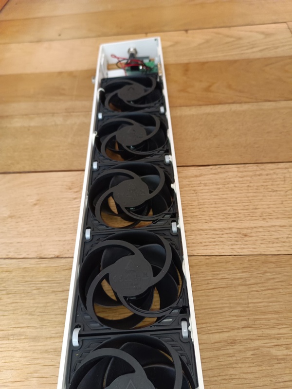 Afbeeldingslocatie: https://tweakers.net/i/ufRPgvwB5ToJowGErcM7ZD9ujWk=/x800/filters:strip_icc():strip_exif()/f/image/zkwltHFwWiKxe8hThkSi5ZOn.jpg?f=fotoalbum_large