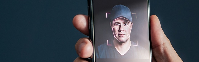 Online verificatie leeftijd check. Bron: Getty Images/Tero Vesalainen